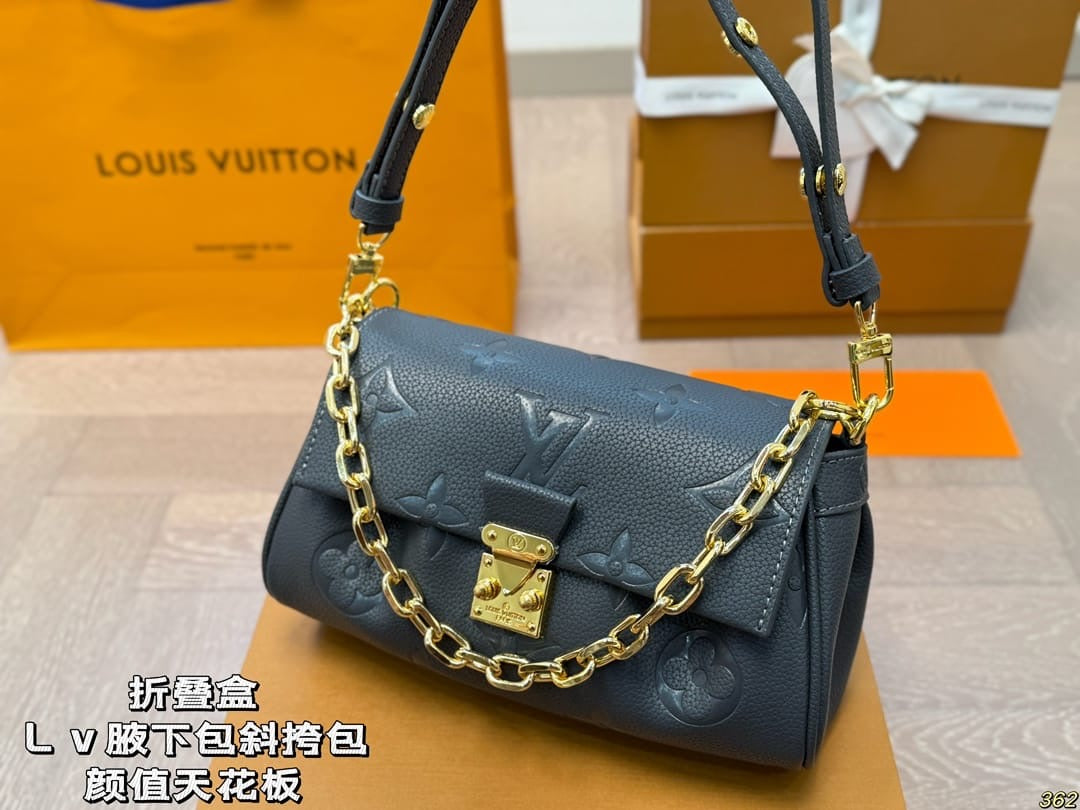 Women black classic bag in a luxury box preorder only