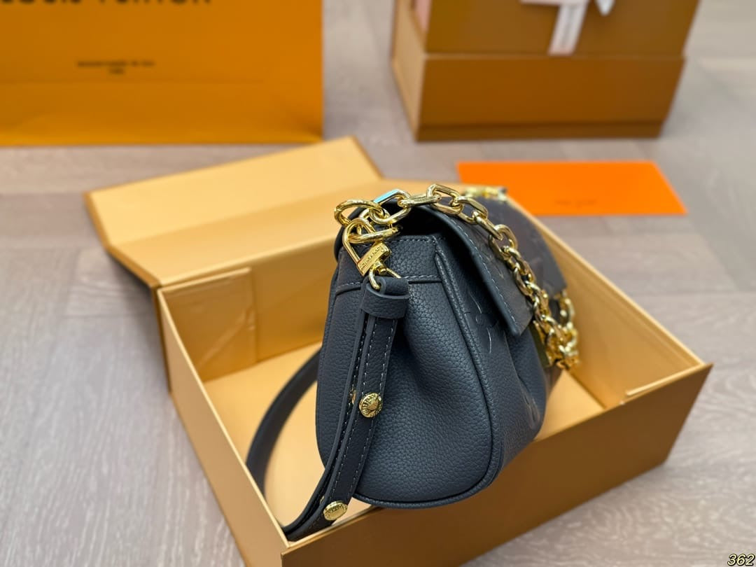 Women black classic bag in a luxury box preorder only