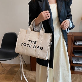 MEDIUM TOTE BAG IN WHITE