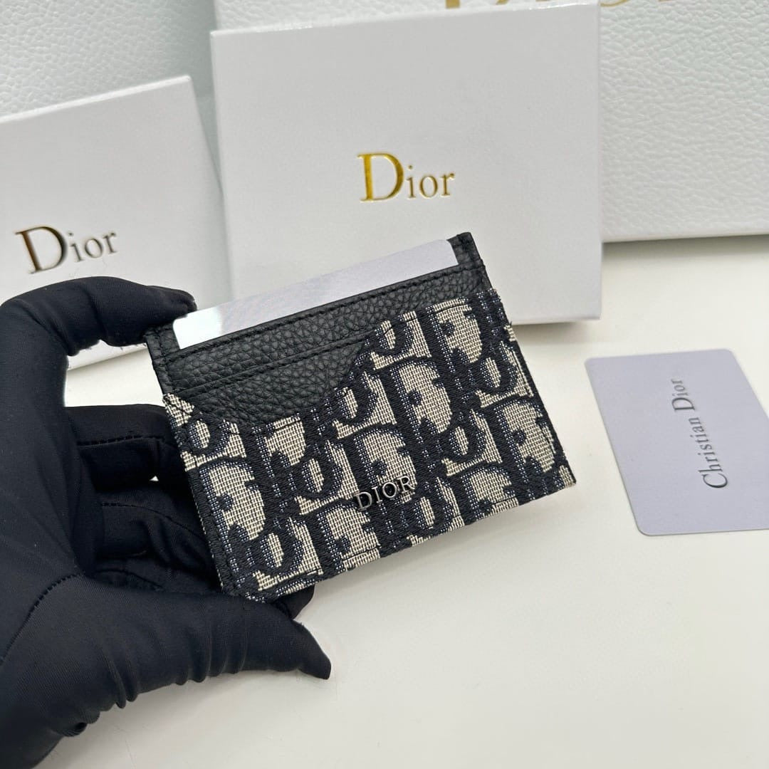 Unisex uk Dior card holder
10x7cm (pre order only )