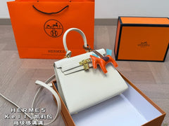 2025 Luxury Desinger Inspired women Handbag Fashion Clasp Gold Leather Bag UK (preorder only )