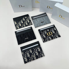 Unisex uk Dior card holder
10x7cm (pre order only )