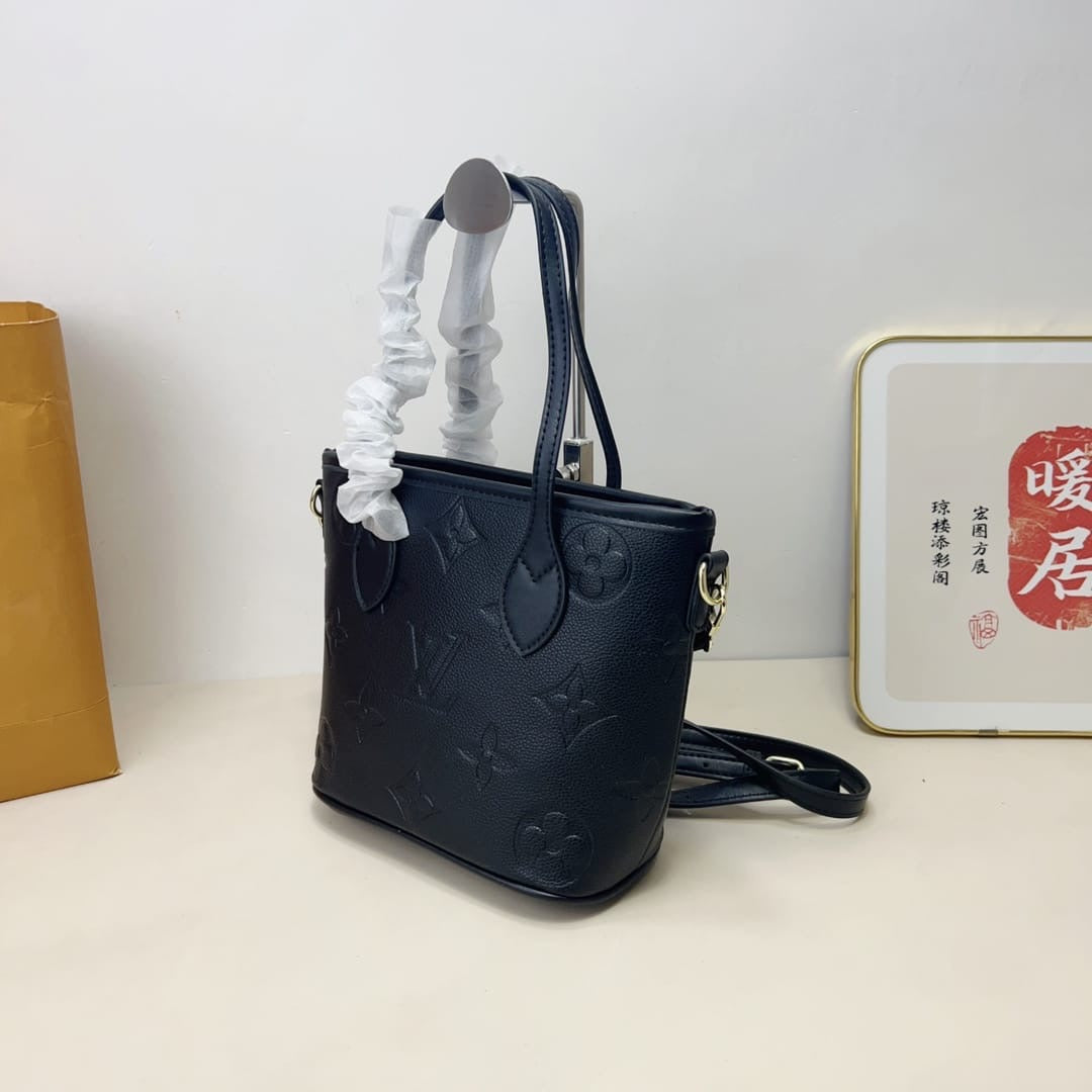 Ladies luxury black set bag