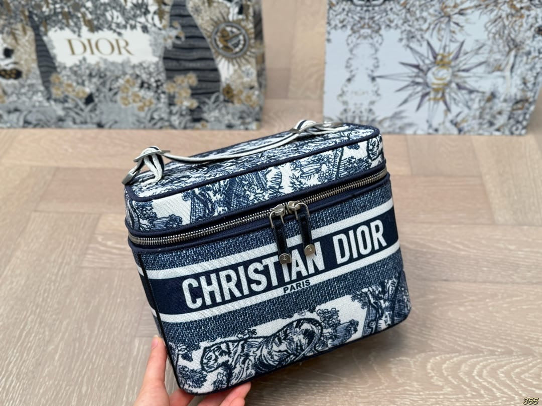 Makeup box inspired ladies Dior box size 23x13x8cm preorder only