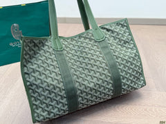 Women’s Green goyard inspired 
45x29cm (preorder only)